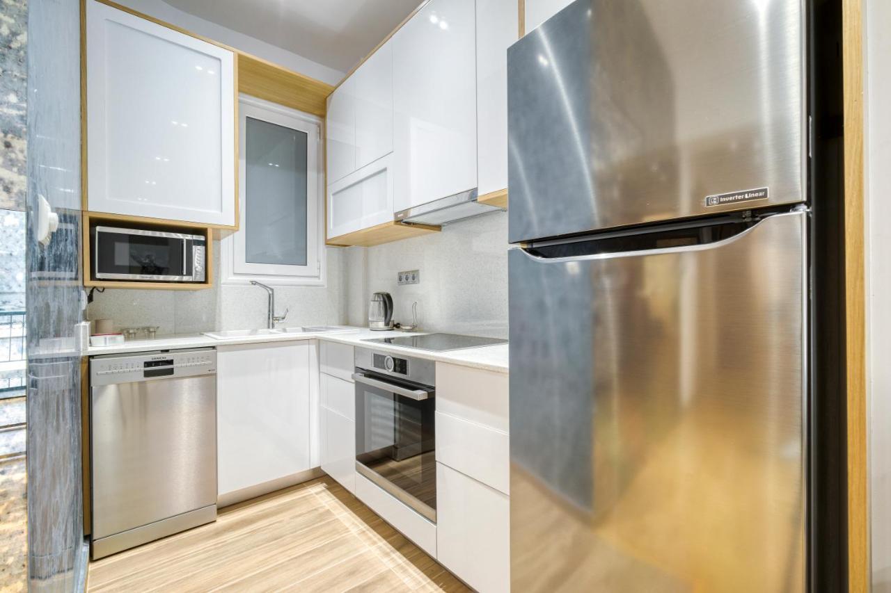 Stylish, Sunny New 2 Bedroom, Prime Central Atina Dış mekan fotoğraf