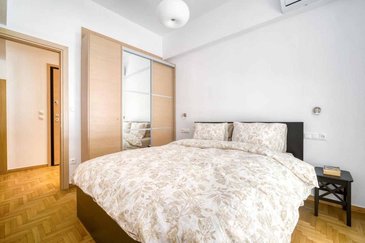 Stylish, Sunny New 2 Bedroom, Prime Central Atina Dış mekan fotoğraf